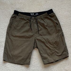 Mountain Hardwear Men's Olive Athletic Shorts - Waist 31 but feels little smalle